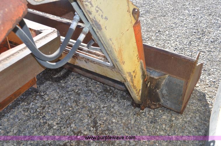 image for item F2269 Allis Chalmers 160 tractor