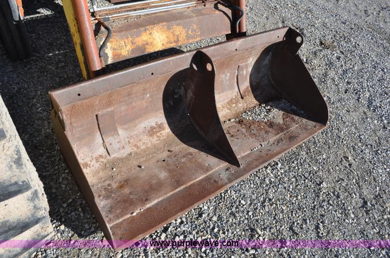 image for item F2269 Allis Chalmers 160 tractor