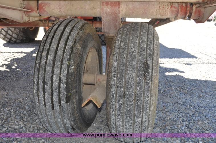 image for item F2270 2002 Hesston 4910 large square baler