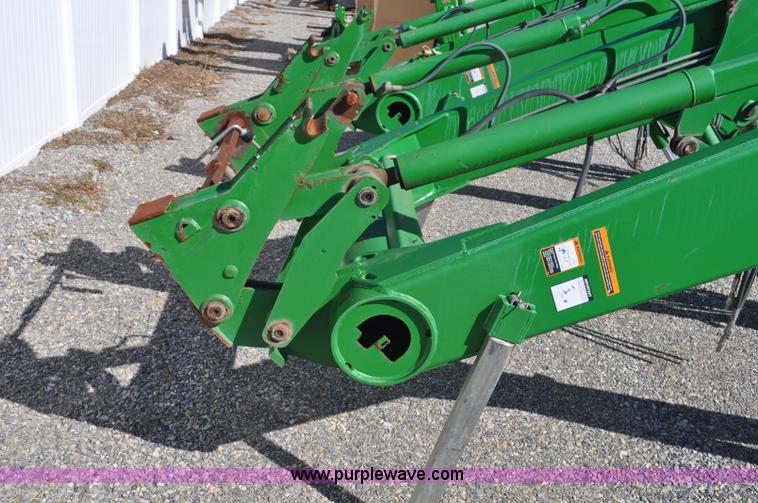 image for item F2273 John Deere 746 tractor loader