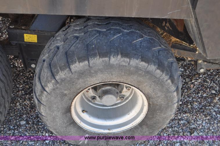 image for item F2276 2006 Case IH LBX432 large square baler