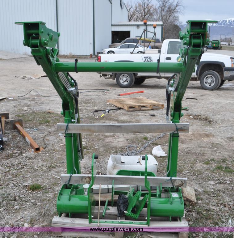 image for item F2282 John Deere 512 tractor loader