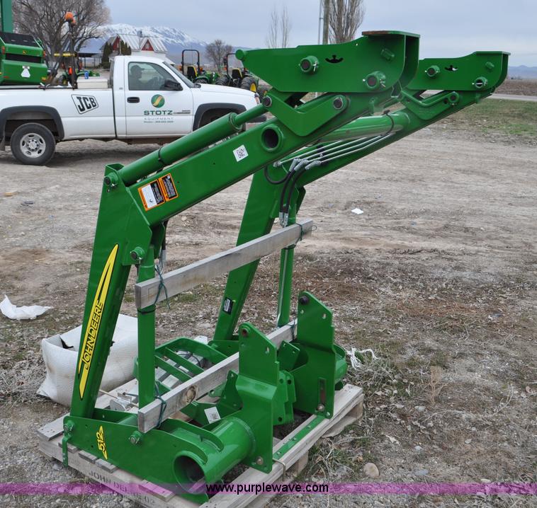 image for item F2282 John Deere 512 tractor loader