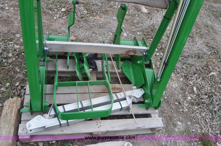 image for item F2282 John Deere 512 tractor loader