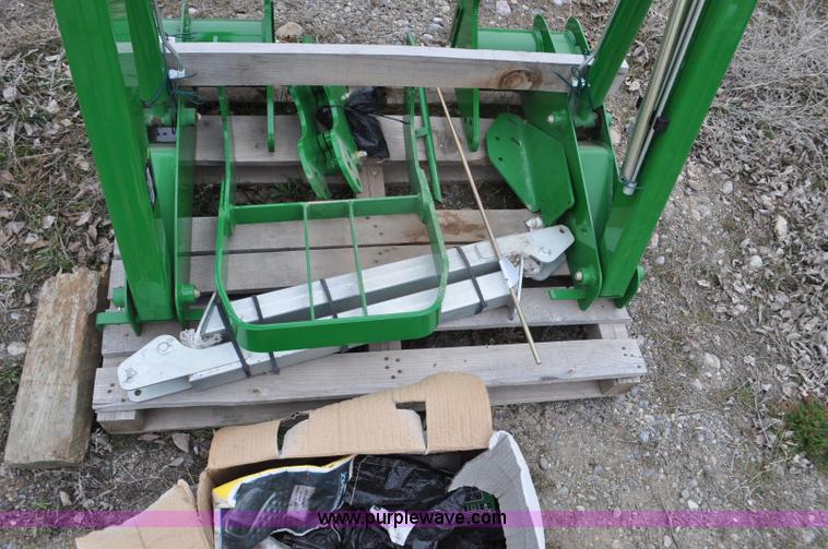 image for item F2282 John Deere 512 tractor loader