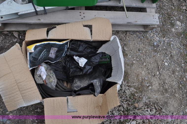 image for item F2282 John Deere 512 tractor loader