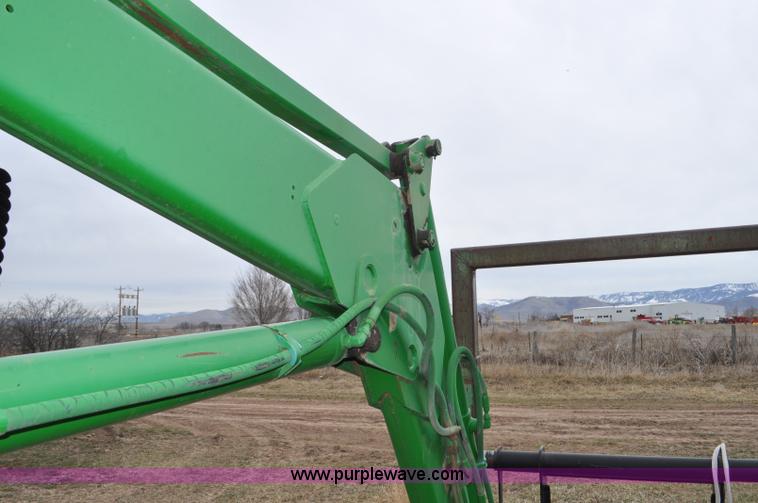 image for item F2283 John Deere 840 tractor loader