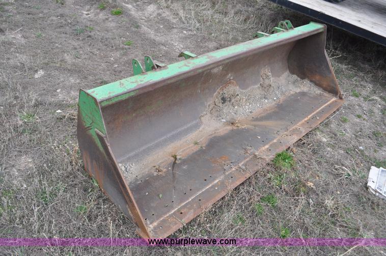 image for item F2283 John Deere 840 tractor loader