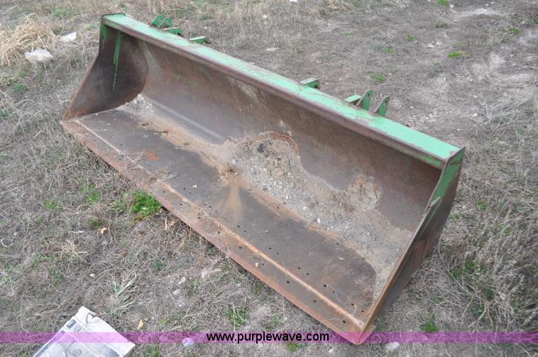 image for item F2283 John Deere 840 tractor loader