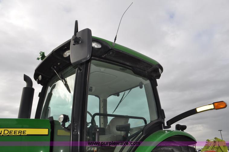 image for item F2288 2010 John Deere 8270R MFWD tractor