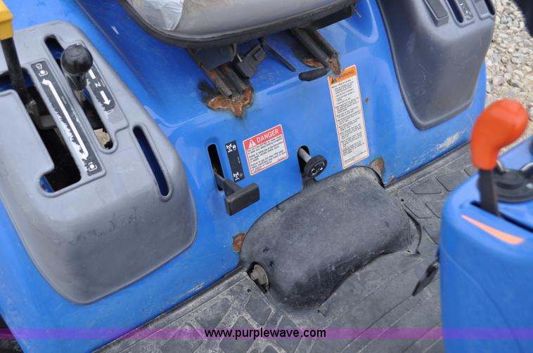 image for item F2291 2005 New Holland TZ25DA MFWD tractor