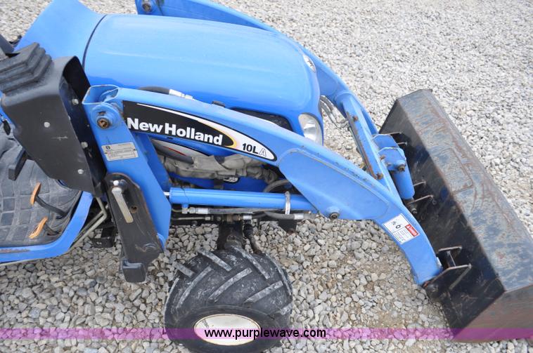 image for item F2291 2005 New Holland TZ25DA MFWD tractor