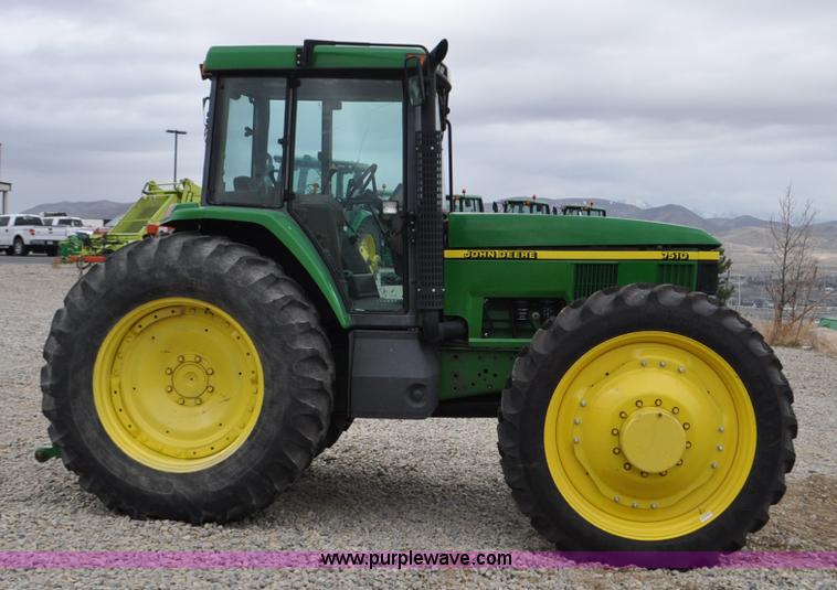 image for item F2292 2000 John Deere 7510 MFWD tractor