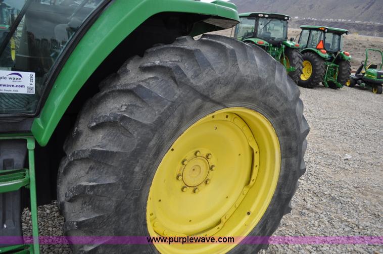 image for item F2292 2000 John Deere 7510 MFWD tractor