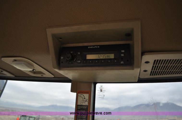 image for item F2292 2000 John Deere 7510 MFWD tractor