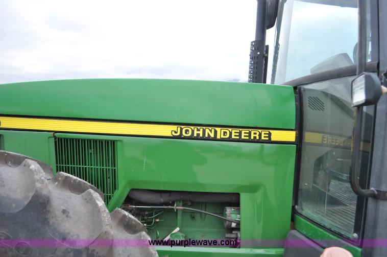 image for item F2292 2000 John Deere 7510 MFWD tractor