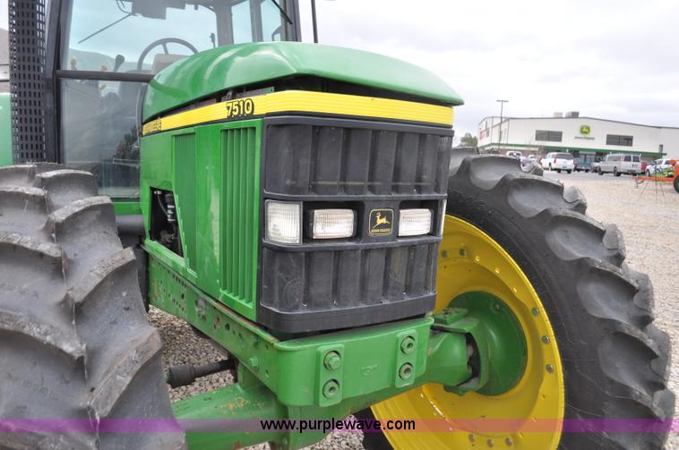 image for item F2292 2000 John Deere 7510 MFWD tractor