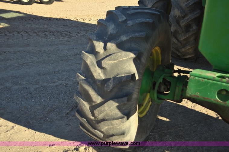 image for item F2293 1993 John Deere 4960 MFWD tractor