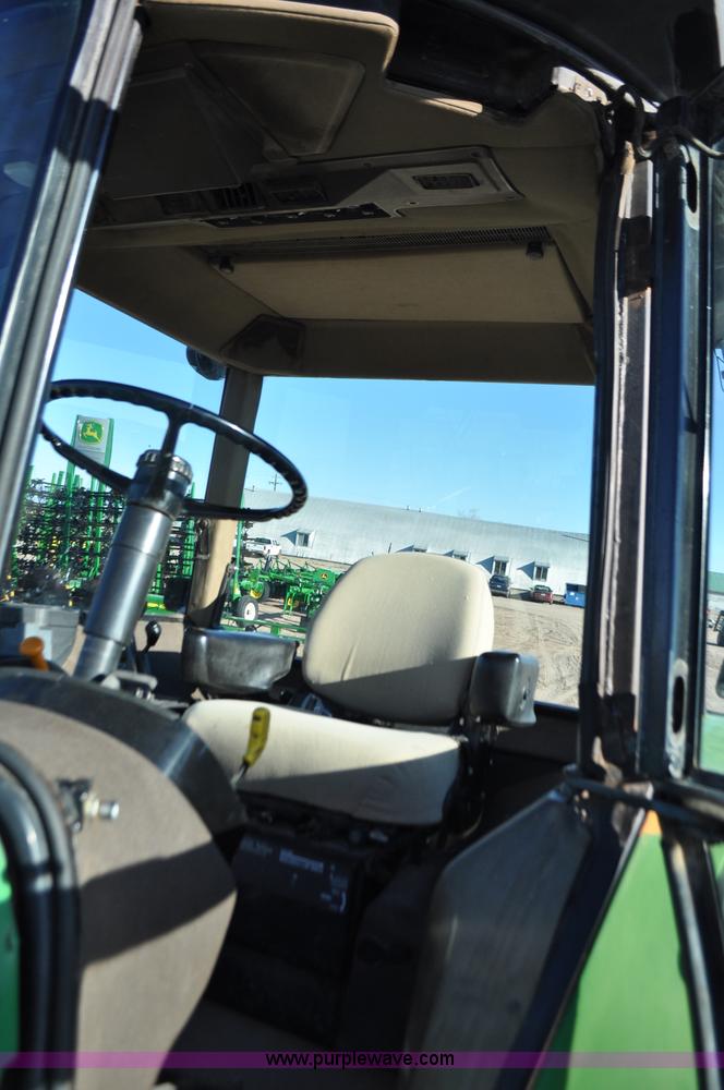 image for item F2293 1993 John Deere 4960 MFWD tractor