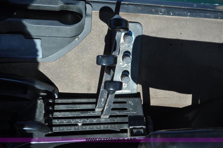 image for item F2293 1993 John Deere 4960 MFWD tractor