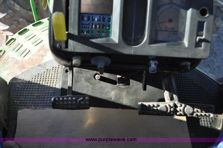 image for item F2293 1993 John Deere 4960 MFWD tractor