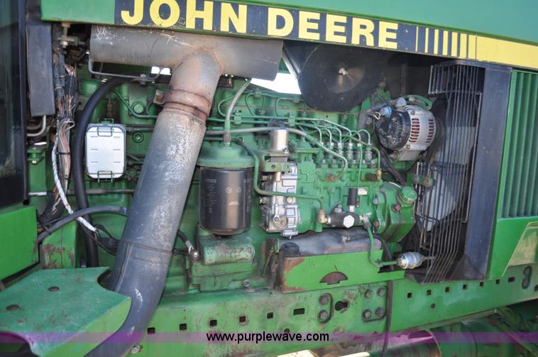 image for item F2293 1993 John Deere 4960 MFWD tractor