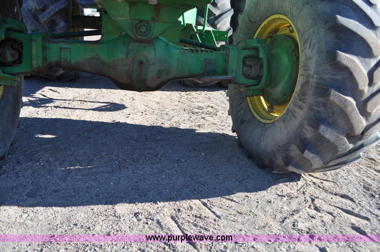 image for item F2293 1993 John Deere 4960 MFWD tractor
