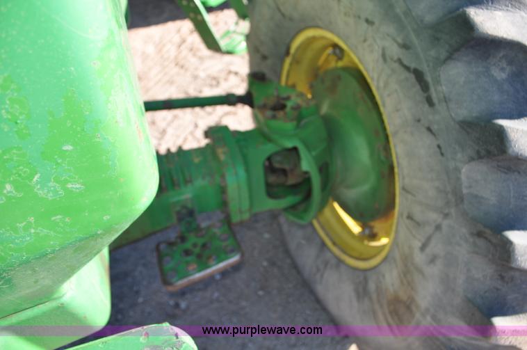 image for item F2293 1993 John Deere 4960 MFWD tractor