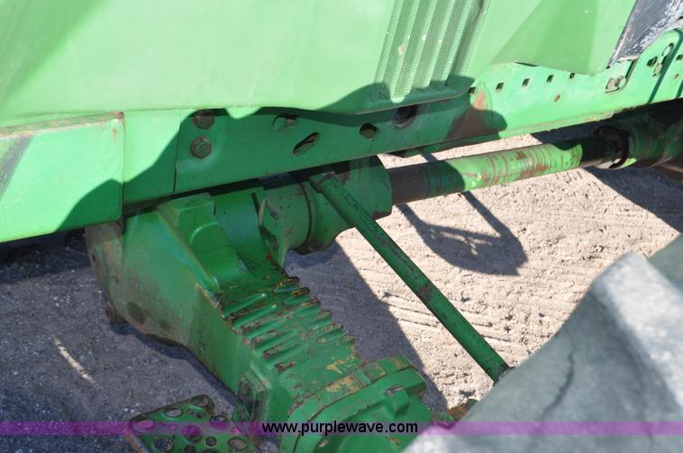 image for item F2293 1993 John Deere 4960 MFWD tractor