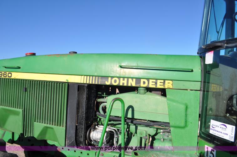 image for item F2293 1993 John Deere 4960 MFWD tractor