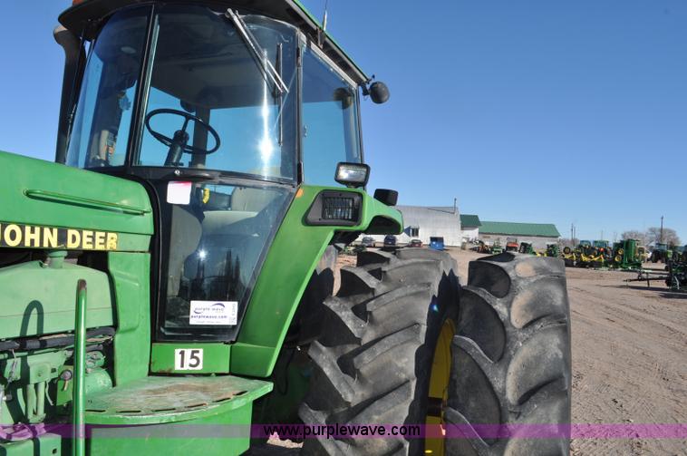 image for item F2293 1993 John Deere 4960 MFWD tractor