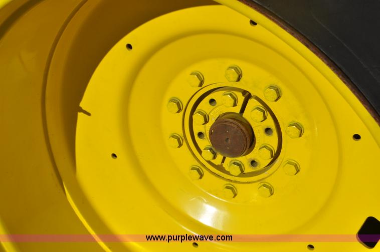 image for item F2293 1993 John Deere 4960 MFWD tractor