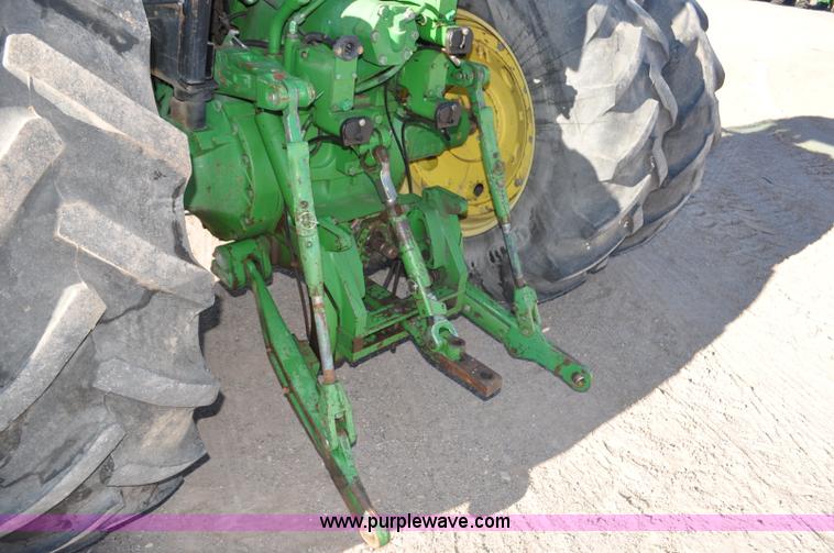 image for item F2293 1993 John Deere 4960 MFWD tractor