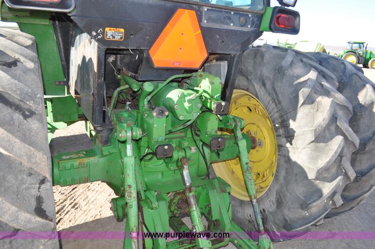 image for item F2293 1993 John Deere 4960 MFWD tractor