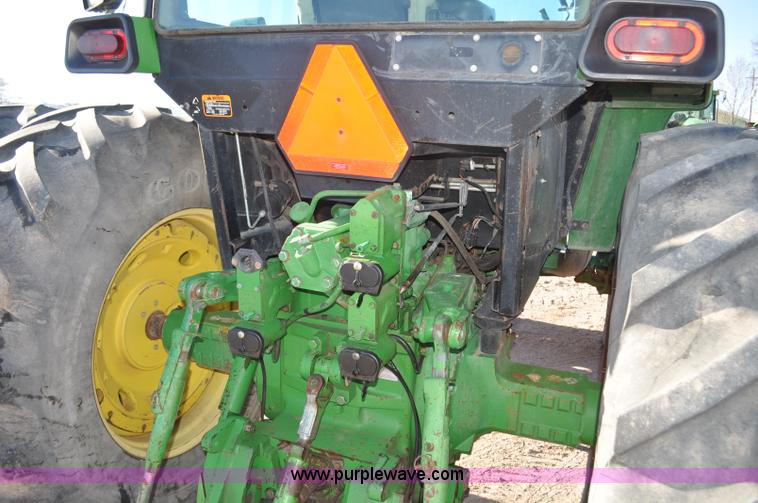 image for item F2293 1993 John Deere 4960 MFWD tractor