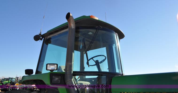 image for item F2293 1993 John Deere 4960 MFWD tractor