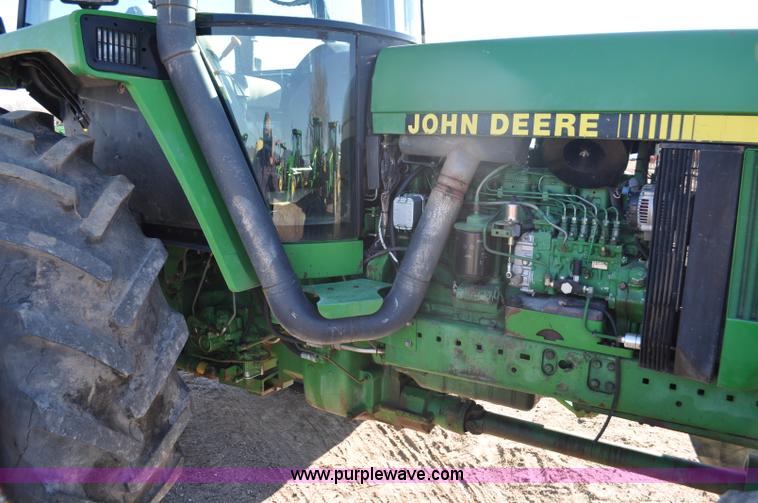 image for item F2293 1993 John Deere 4960 MFWD tractor