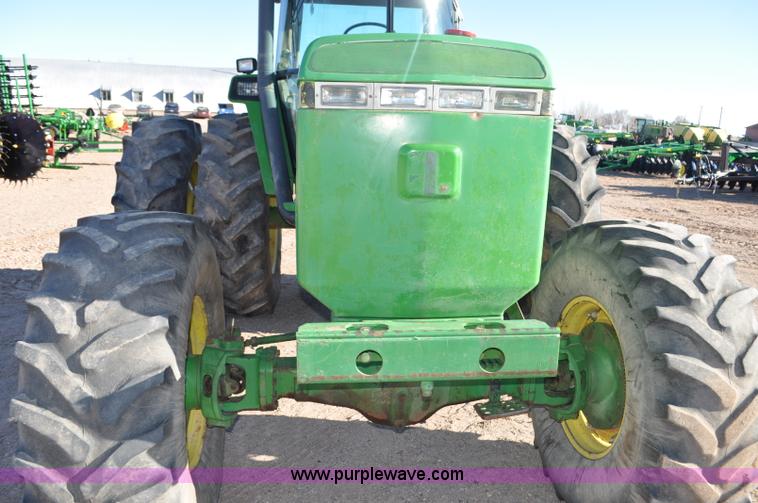 image for item F2293 1993 John Deere 4960 MFWD tractor