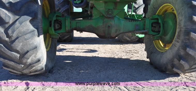 image for item F2293 1993 John Deere 4960 MFWD tractor