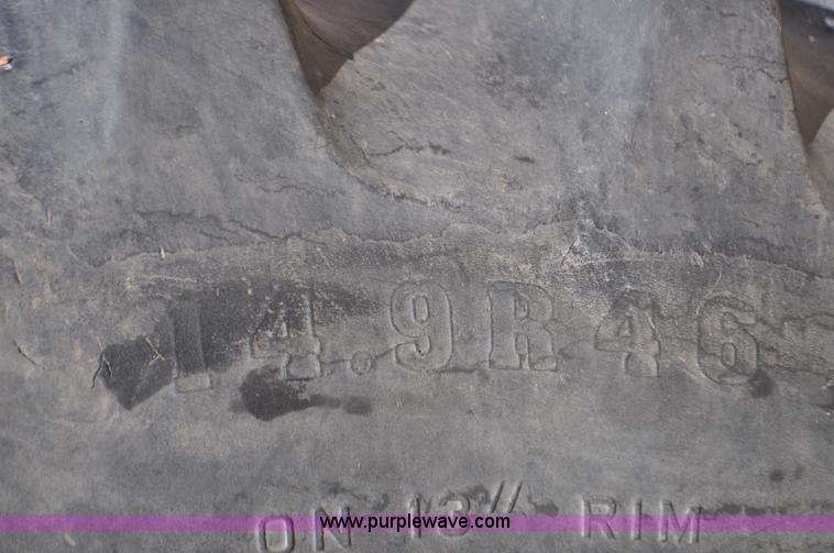 image for item F2300 1995 John Deere 8400 MFWD tractor