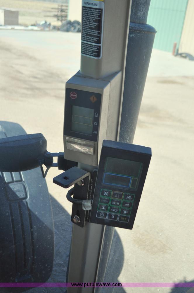 image for item F2300 1995 John Deere 8400 MFWD tractor