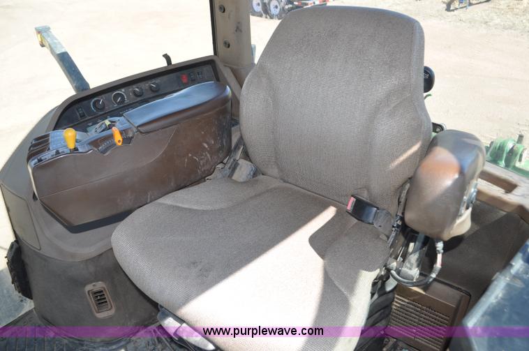 image for item F2301 2001 John Deere 8410 MFWD tractor