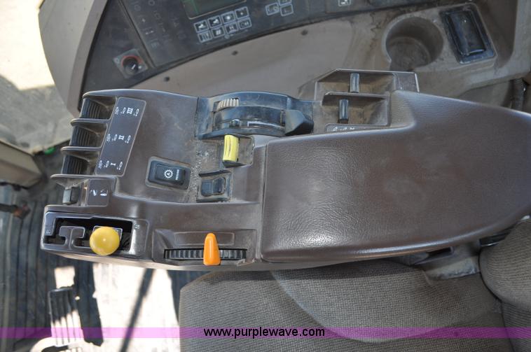 image for item F2301 2001 John Deere 8410 MFWD tractor