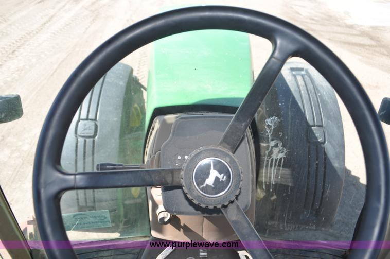 image for item F2301 2001 John Deere 8410 MFWD tractor