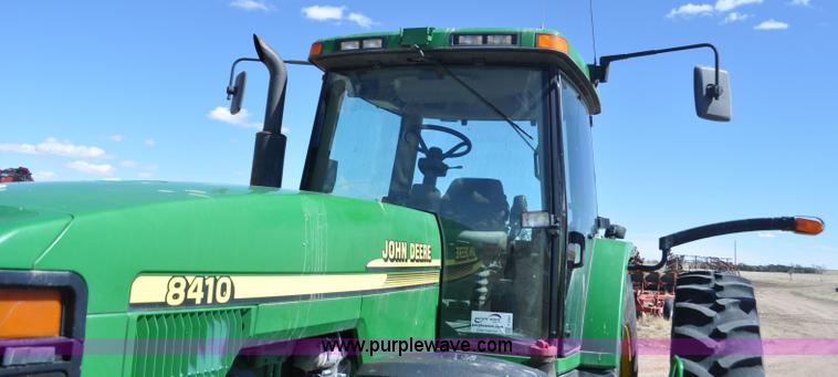 image for item F2301 2001 John Deere 8410 MFWD tractor