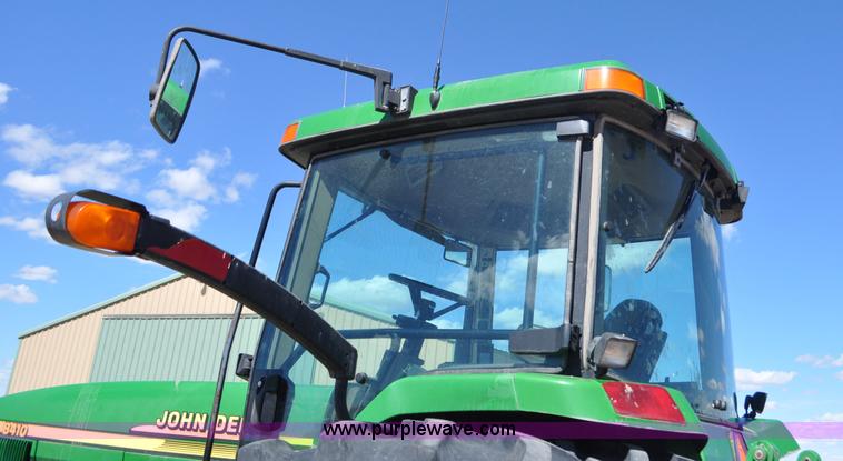 image for item F2301 2001 John Deere 8410 MFWD tractor