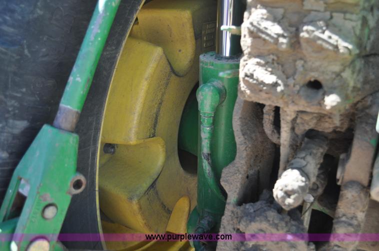 image for item F2301 2001 John Deere 8410 MFWD tractor