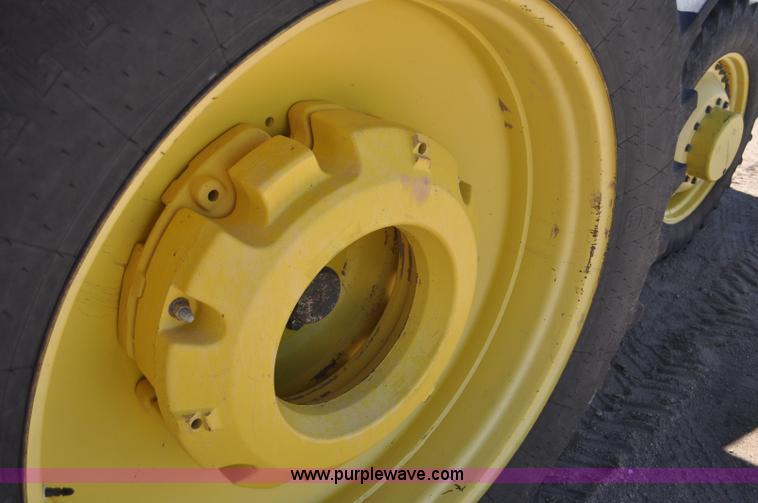 image for item F2301 2001 John Deere 8410 MFWD tractor