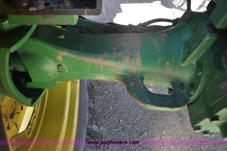 image for item F2301 2001 John Deere 8410 MFWD tractor