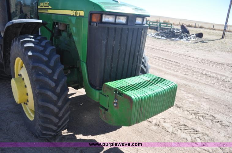 image for item F2301 2001 John Deere 8410 MFWD tractor